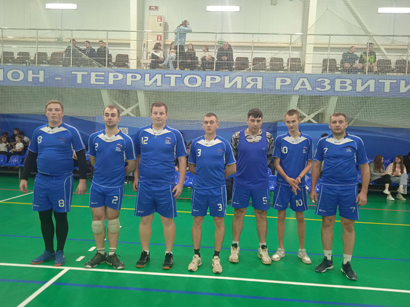 18 ноября в р.п. Татищево прошел областной турнир по волейболу среди мужских команд