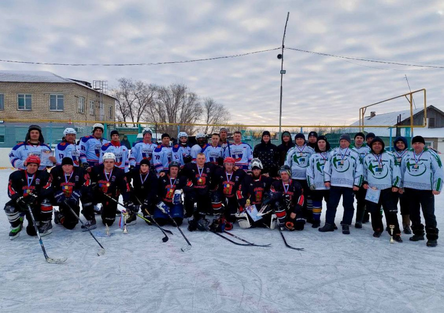 27 января состоялся турнир по хоккею на кубок главы Питерского района