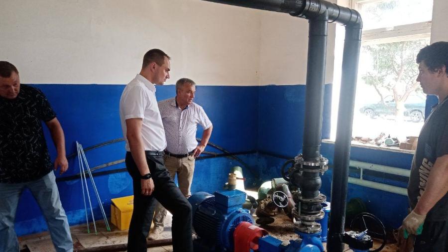 Дмитрий Живайкин проверил ход ремонтных работ на водопроводных очистных сооружениях в Питерке