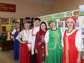 В Питерском районе прошли праздничные мероприятия, посвящённые Дню народного единства