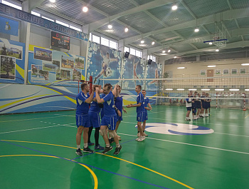 18 ноября в р.п. Татищево прошел областной турнир по волейболу среди мужских команд