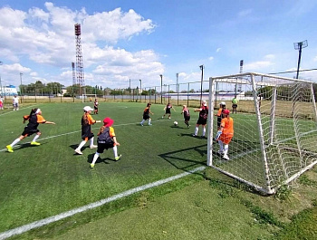 В Энгельсе завершился региональный этап Всероссийских соревнований юных футболистов «Кожаный мяч» среди девушек