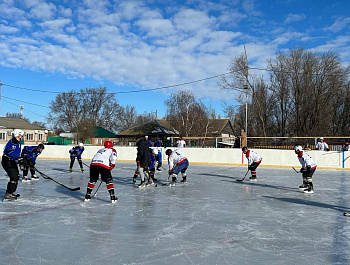 На прошедших выходных в Питерке состоялся традиционный турнир среди местных хоккеистов